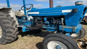 Lote TRACTOR FORD 5000
