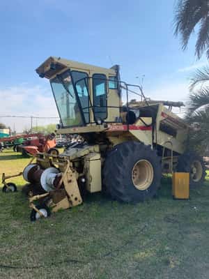  ENSILADORA NEW HOLAND 2205