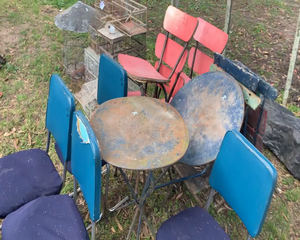 Lote SILLAS Y MESAS