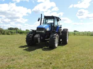 Lote NEW HOLLAND TM7010