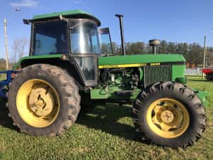 Lote Tractor John Deere 3640 
