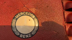 Lote camion mercedes benz con volcadora 