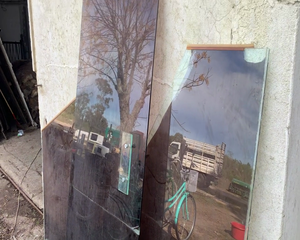 Lote PUERTA DE VIDRIO Y MAMPARA VIDRIO