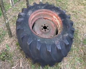 Lote GOMA DE TRACTOR 16.8-14-30