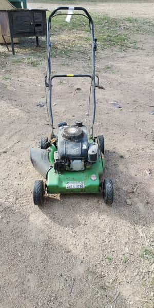  Maquina de cortar pasto