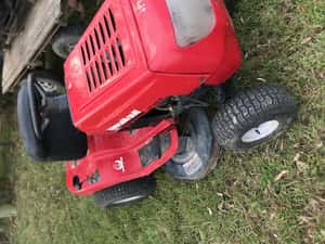 Lote TRACTOR PARQUERO YARD MACHINES