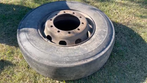 Lote GOMA DE CAMIÓN COMPLETA 295/80