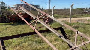 Lote TORRE- CARRITO Y ARADO DE MANO