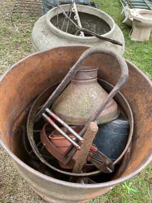 Lote TANQUE DOLMENIT-TANQUE DE CHAPA CON VARIOS