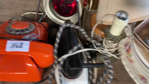 Lote PLATOS- TELEFONO- PORTATILES- PLANCHA- LAMPARA DE CALOR- FLORERO