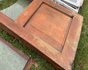 Lote PUERTA DOBLE DE MADERA CON VIDRIOS ROTOS2,10X 1,40