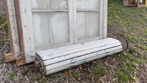 Lote Lote de 2 ventanas(1,45 x 1,10)c/ postigos- 2 ventanas madera(-cortina mad.