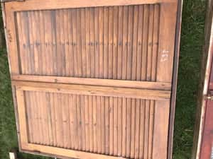 Lote VENTANA DE MADERA CON POSTIGOS Y MARCO 1,20X1,20