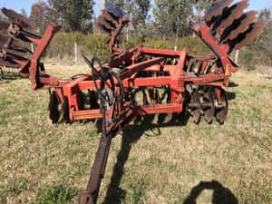 Lote Rastra niveladora Tatu Bia 44 discos articulada 