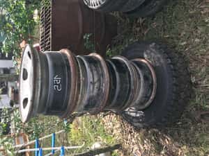 Lote GOMA Y 4 LLANTAS