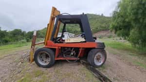 Lote AUTOELEVADOR HYSTER 6500 KG.