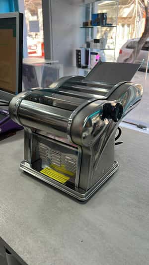  MÁQUINA DE PASTAS ELECTRICA AUTOMÁTICA ITALIANA 