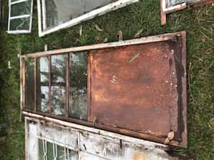 Lote PUERTA DE HIERRO CON VIDRIO 2X0,70