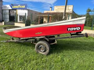 Lote Bote de fibra con tráiler