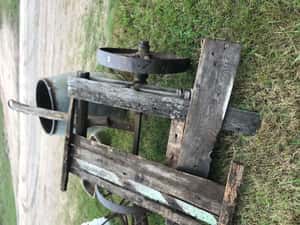 Lote TANQUE DE CHAPA-CARRITO-RUEDA DE HIERRO