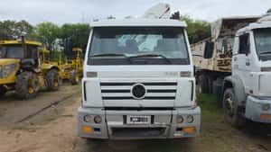 Lote VOLKSWAGEN CAMION VW 17.220/43 C/HID 17,5 TN C/CAJA - JMM156 / 2010