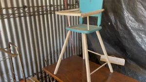 Lote MESA CON 4 SILLAS, SILLA DE BEBÉ Y 2 MESAS DE TV