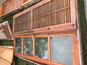 Lote PUERTA VENTANA DE MADERA CON POSTIGONES 2,20X1,40