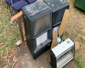 Lote 2 ESTUFAS A GAS-ESTUFA ECONOMICA-VENTILADOR DE TECHO-TRIPODE