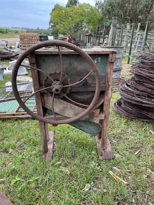 Lote DESGRANADORA DE MAIZ