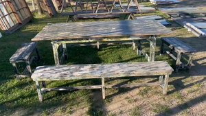 Lote MESA PARA BARBACOA CON 4 BANCOS